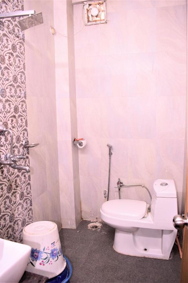 Ds Residency Home Stay พาราณสี ภายนอก รูปภาพ